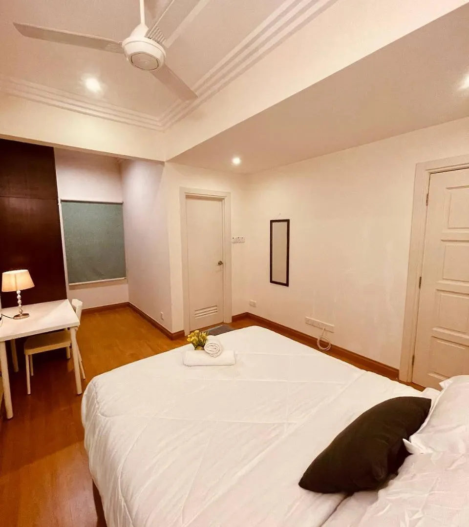 Trendy Family Pool Villa - Ps4 , Bbq , Pool Table , Swimming Pool & 5 Mins To Beach 바투 페링기
