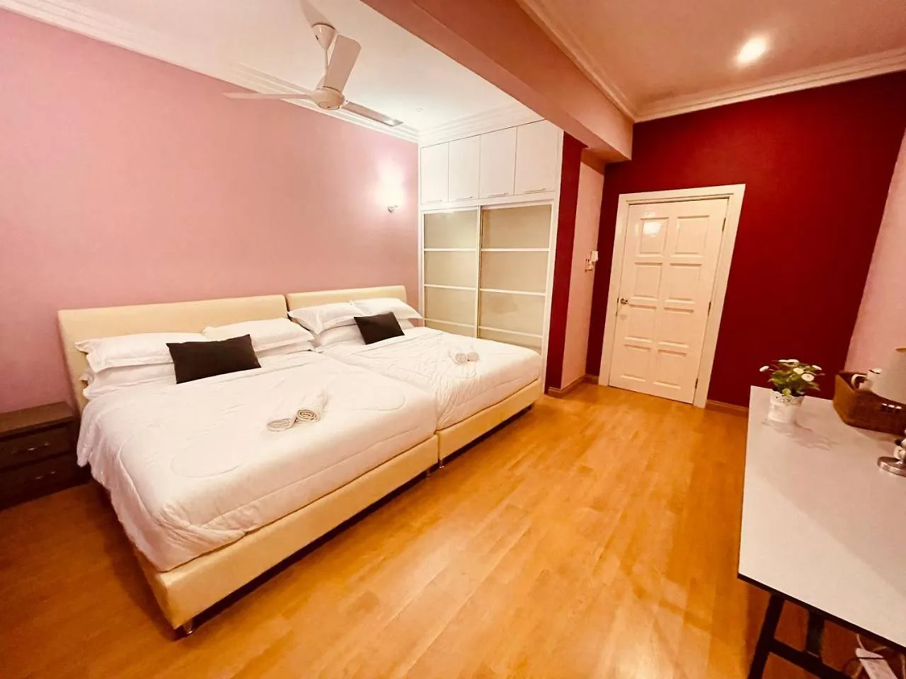 Trendy Family Pool Villa - Ps4 , Bbq , Pool Table , Swimming Pool & 5 Mins To Beach 바투 페링기
