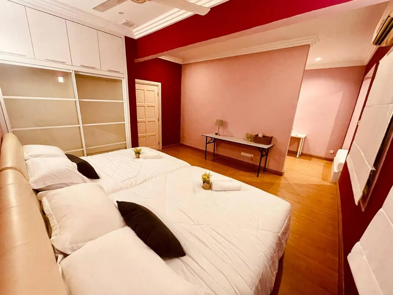 Trendy Family Pool Villa - Ps4 , Bbq , Pool Table , Swimming Pool & 5 Mins To Beach 바투 페링기 말레이시아