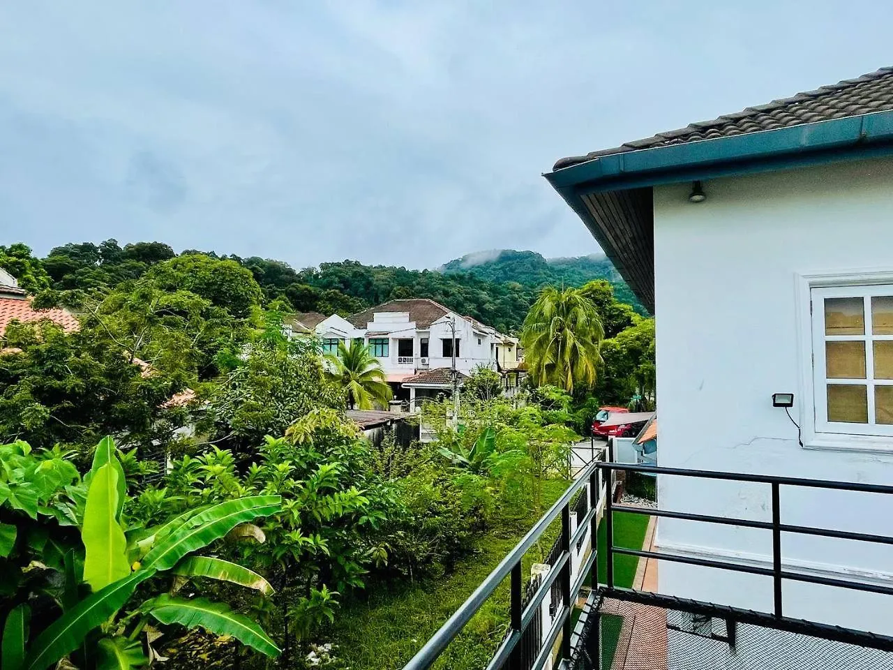 Trendy Family Pool Villa - Ps4 , Bbq , Pool Table , Swimming Pool & 5 Mins To Beach Batu Ferringhi