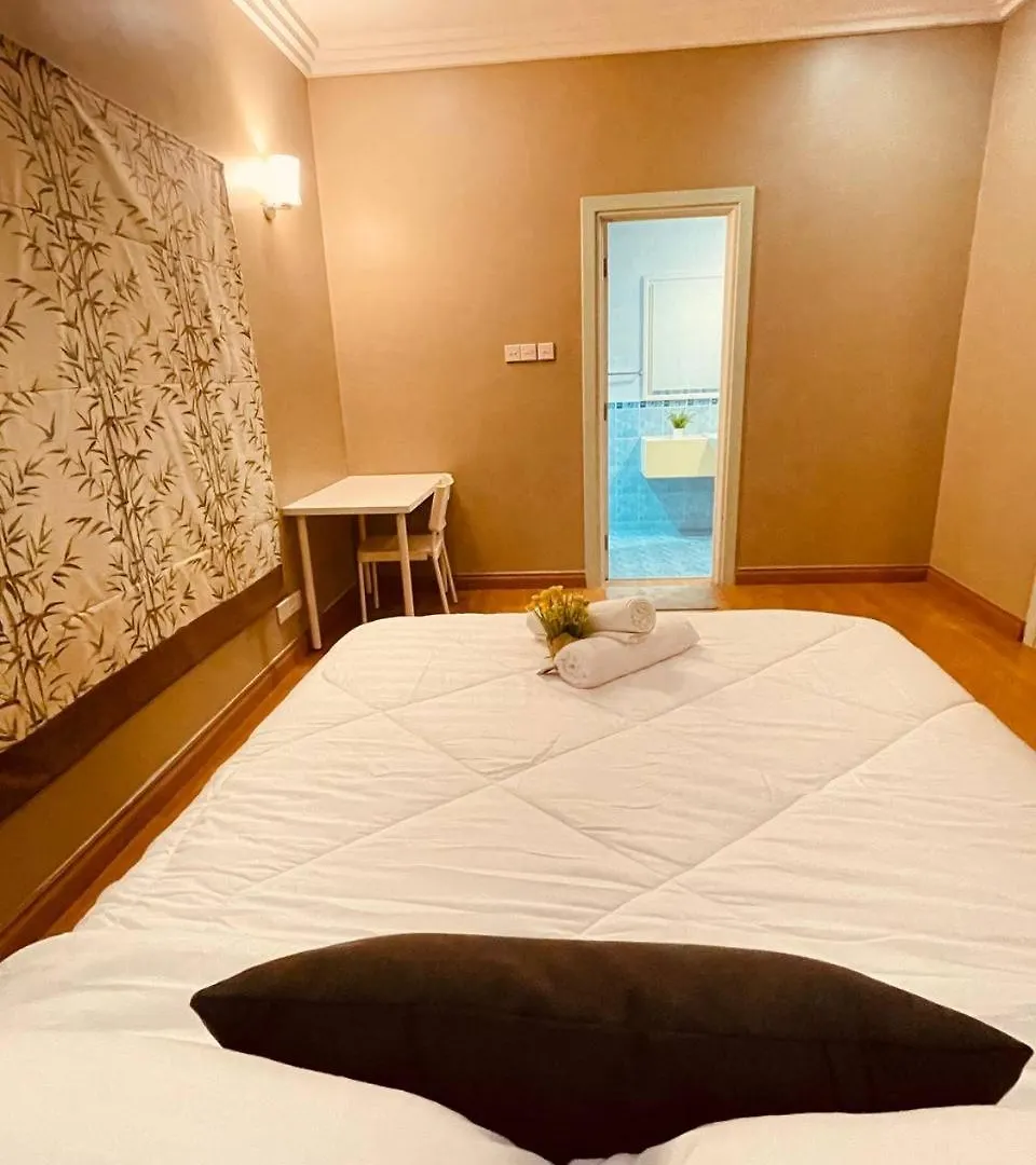 Trendy Family Pool Villa - Ps4 , Bbq , Pool Table , Swimming Pool & 5 Mins To Beach Batu Ferringhi 0*,  Malesia
