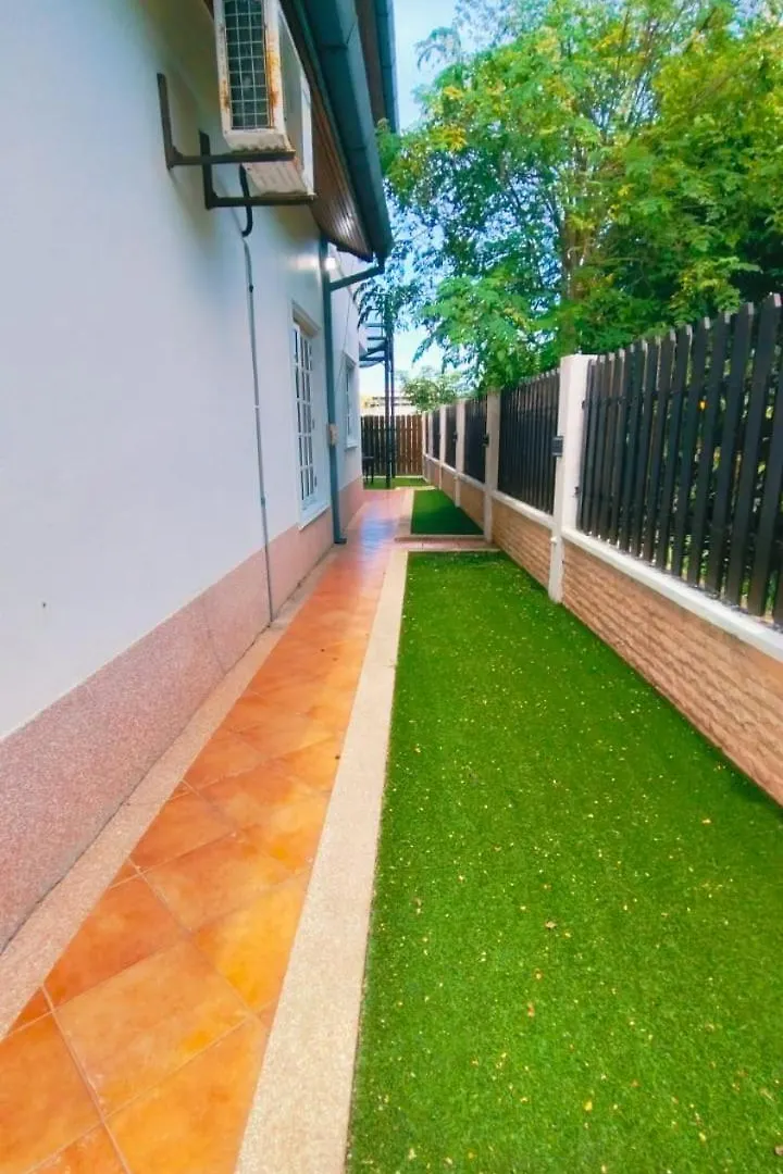 Trendy Family Pool Villa - Ps4 , Bbq , Pool Table , Swimming Pool & 5 Mins To Beach Batu Ferringhi
