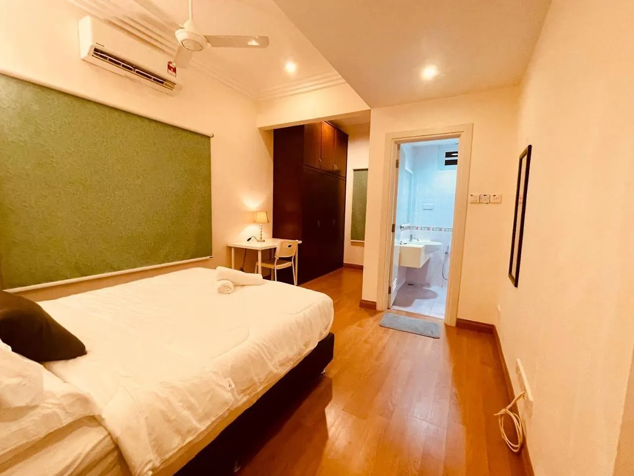 Trendy Family Pool Villa - Ps4 , Bbq , Pool Table , Swimming Pool & 5 Mins To Beach Batu Ferringhi 0*,  Malesia